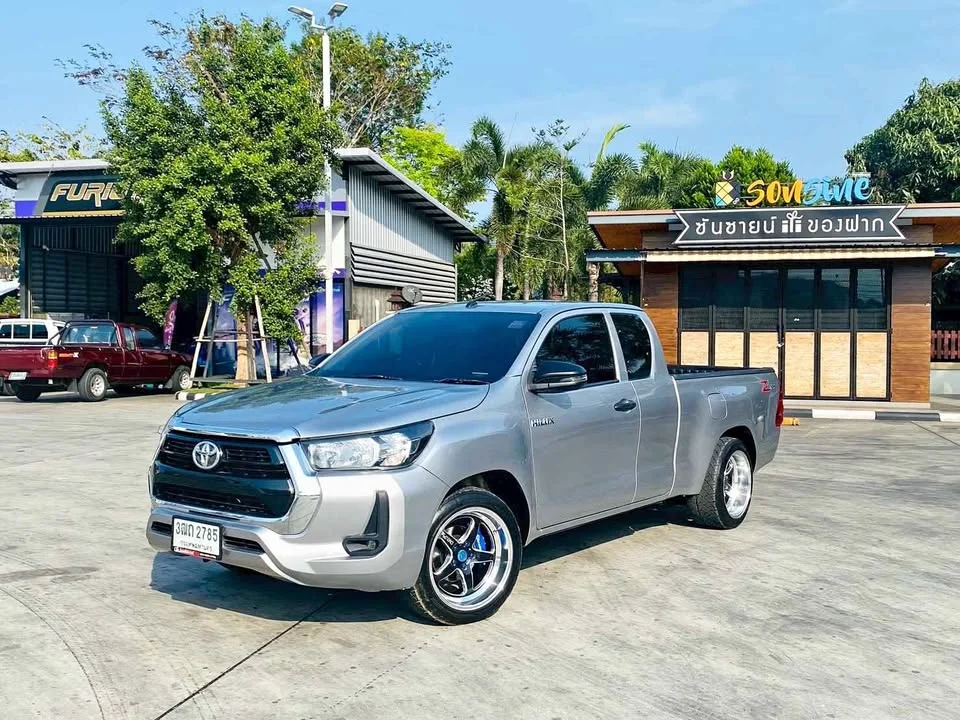 2022 Toyota Hilux VIII 2