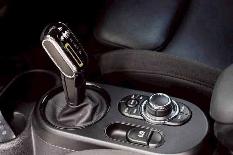 2022 Mini Hatch  III 3
