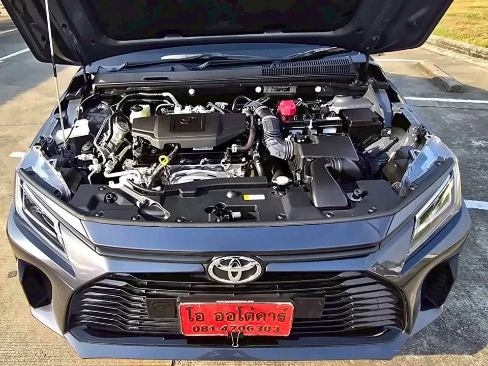 2025 Toyota Yaris ATIV IV 3