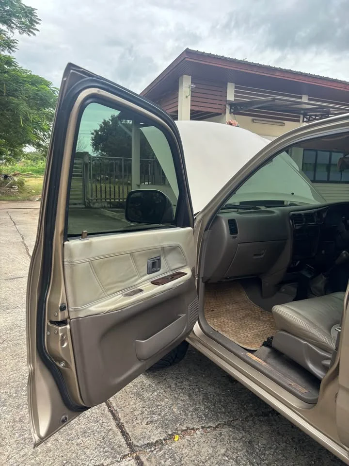 2003 Toyota Hilux Tiger VI 3