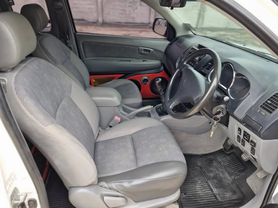 2011 Toyota Hilux VII 3