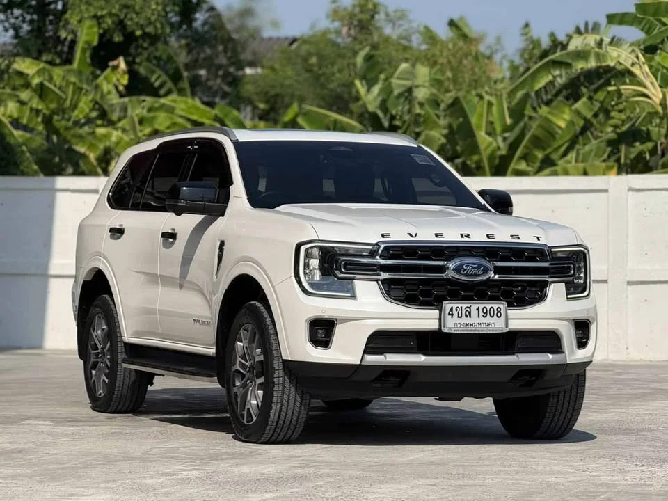 2023 Ford Everest III 2