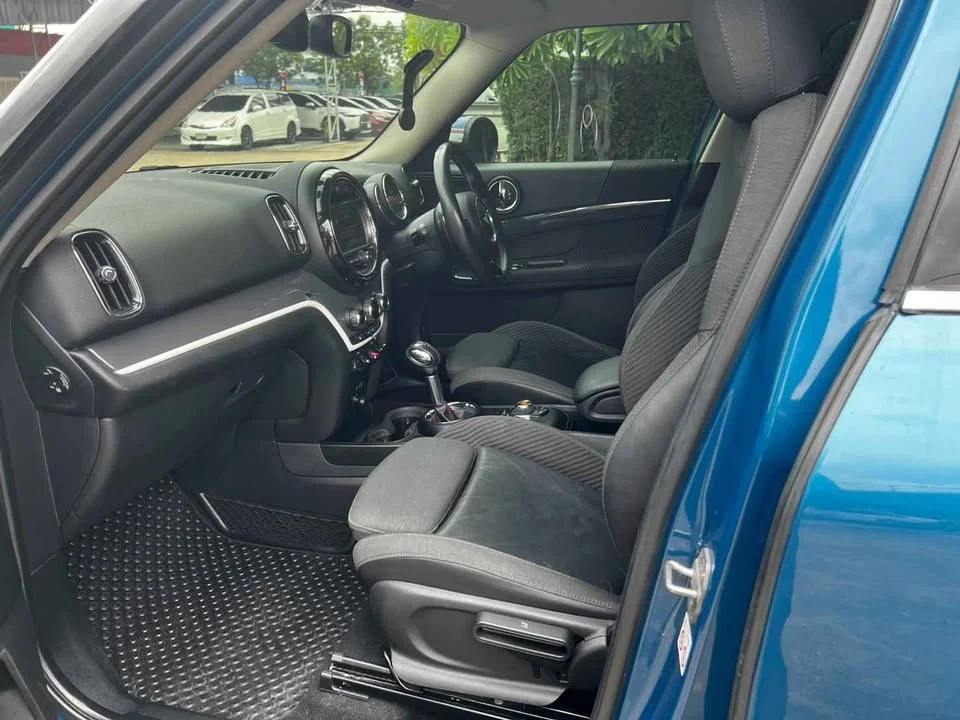 2017 Mini Hatch  III 2