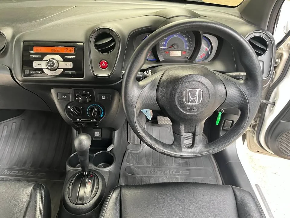 2015 Honda Mobilio II 2