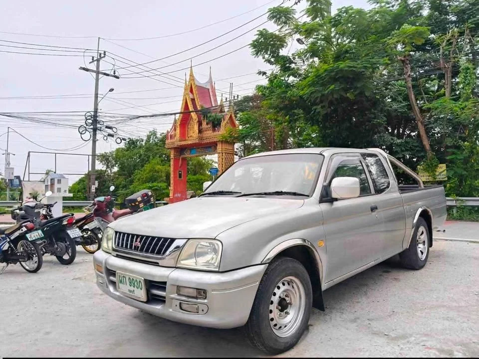 2002 Mitsubishi Strada III 3