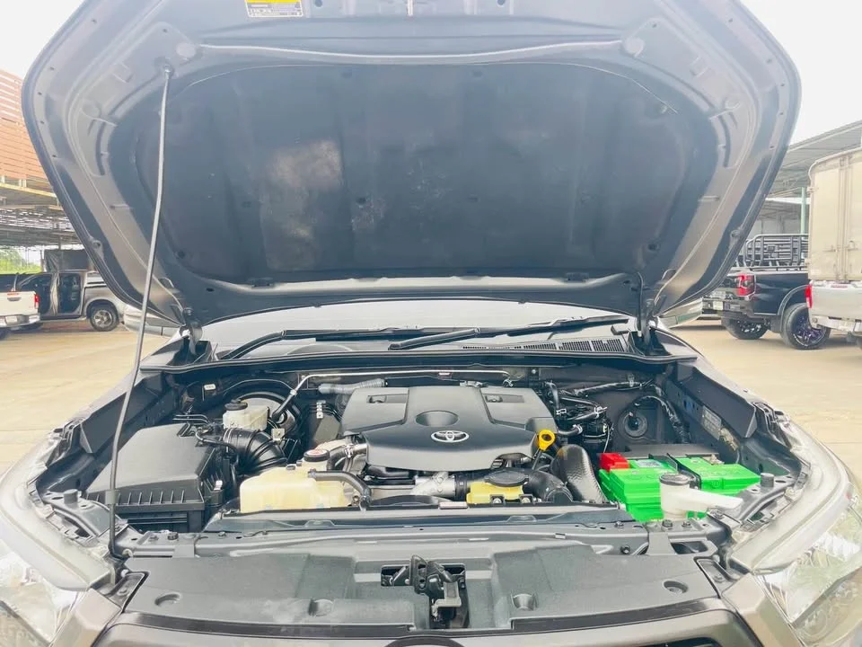 2021 Toyota Hilux VIII 2