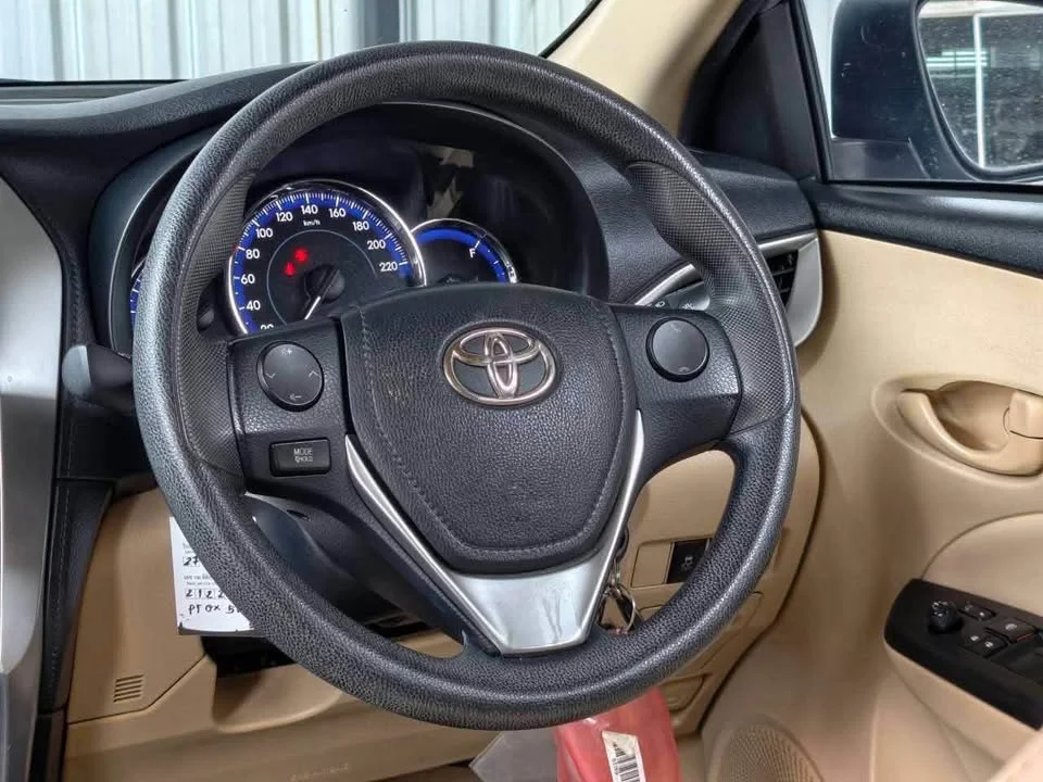 2017 Toyota Yaris ATIV III 2