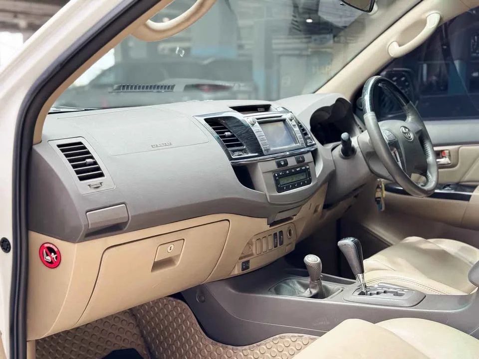 2013 Toyota Fortuner I 3