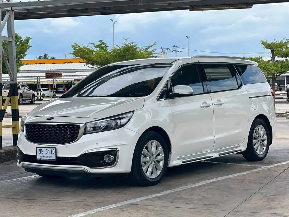 2015 Kia Carnival III 2