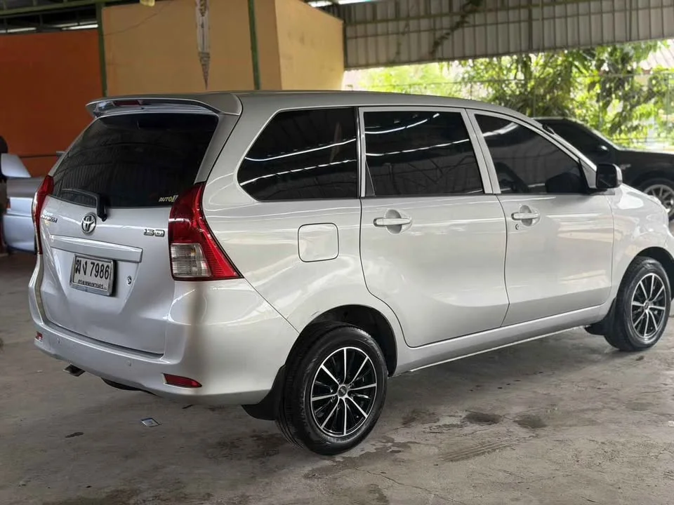 2011 Toyota Avanza II 3