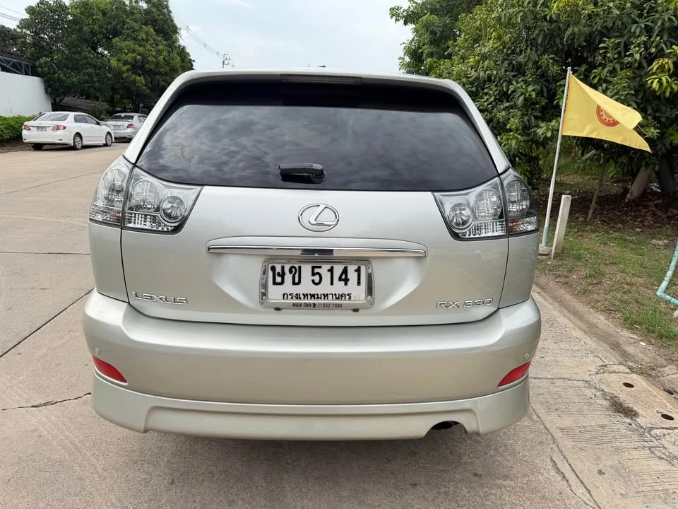 2003 Toyota Harrier II 2