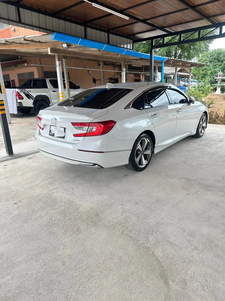 2020 Honda Accord X 2