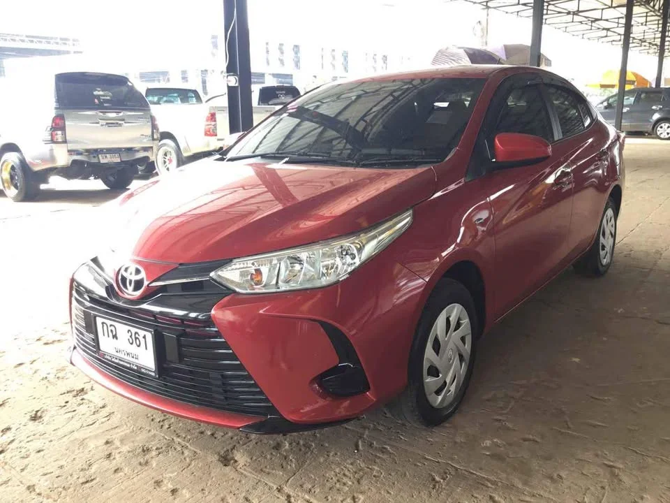 Toyota Yaris ATIV III 3