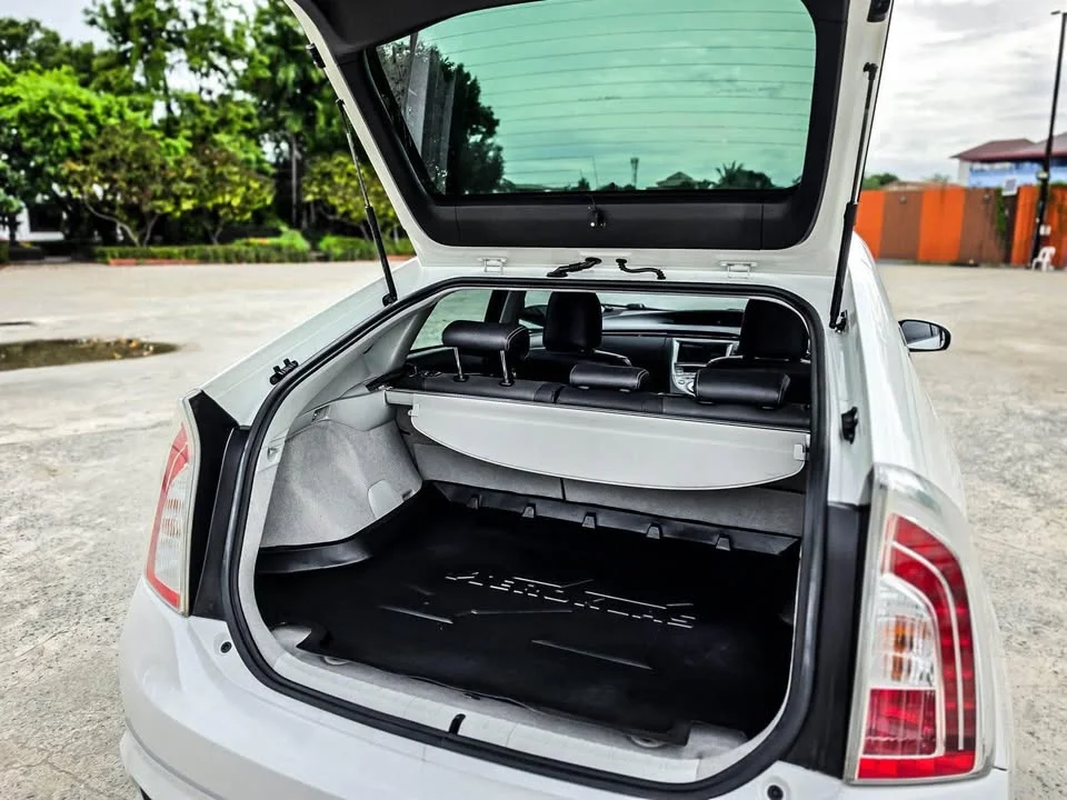 2012 Toyota Prius III 2