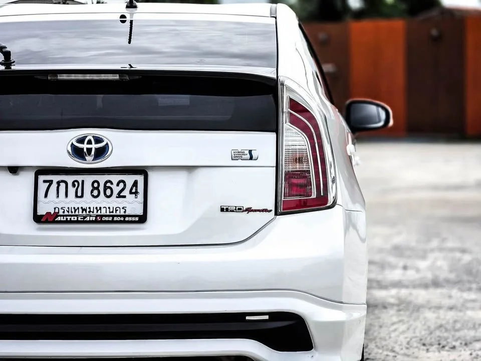 2012 Toyota Prius III 3