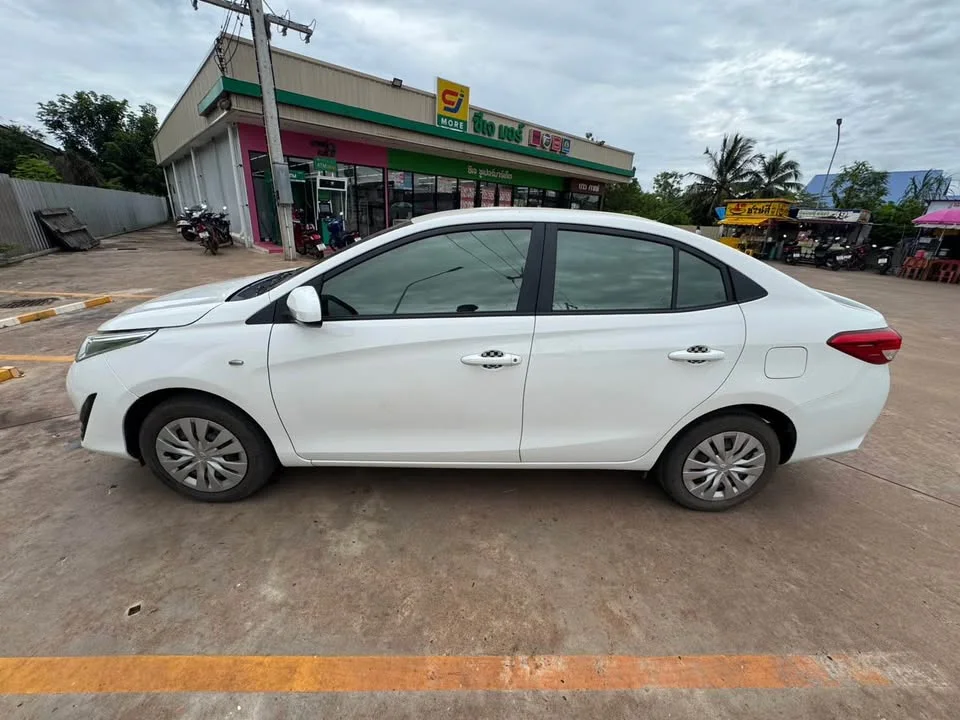 2019 Toyota Yaris ATIV III 3