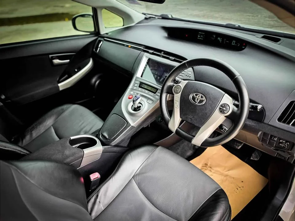 2012 Toyota Prius III 3