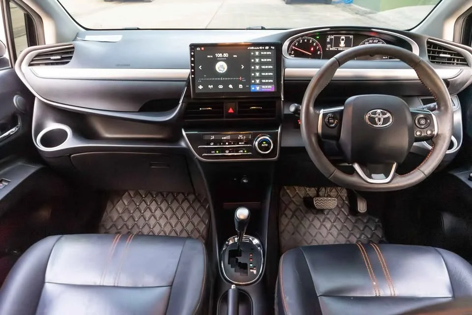2019 Toyota Sienta II 2
