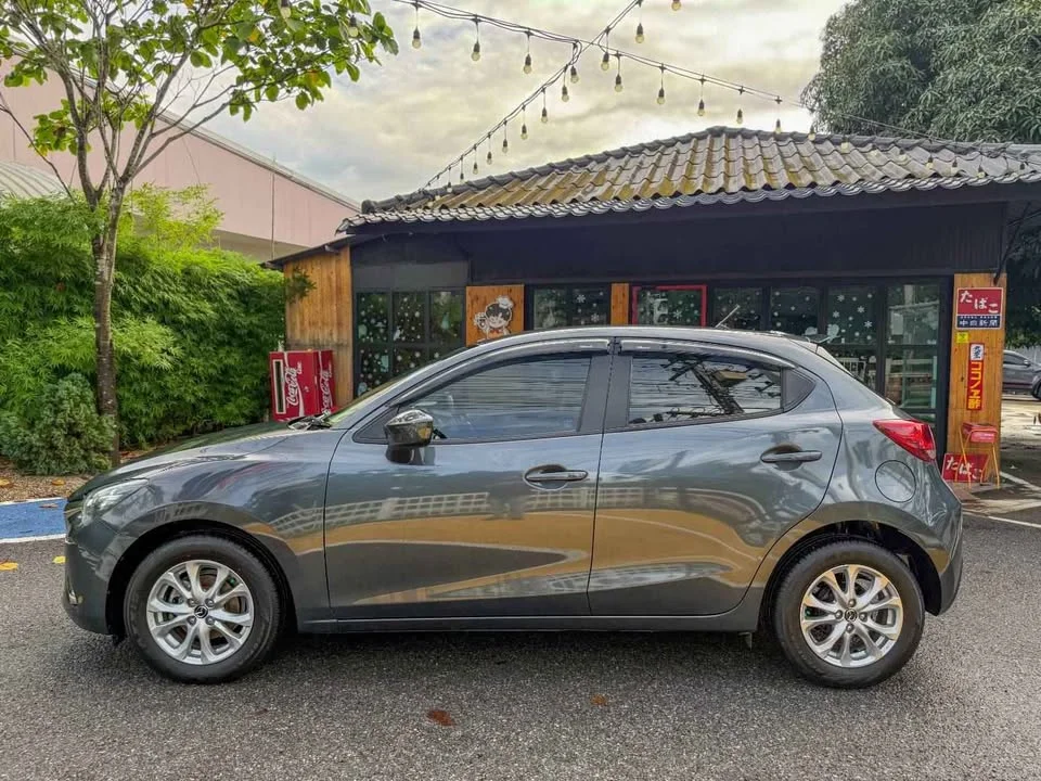 2016 Mazda 2 III 2