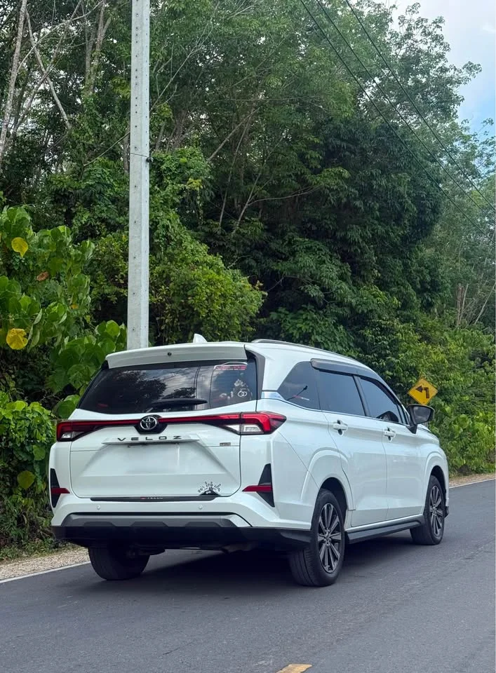 2022 Toyota Veloz III 2