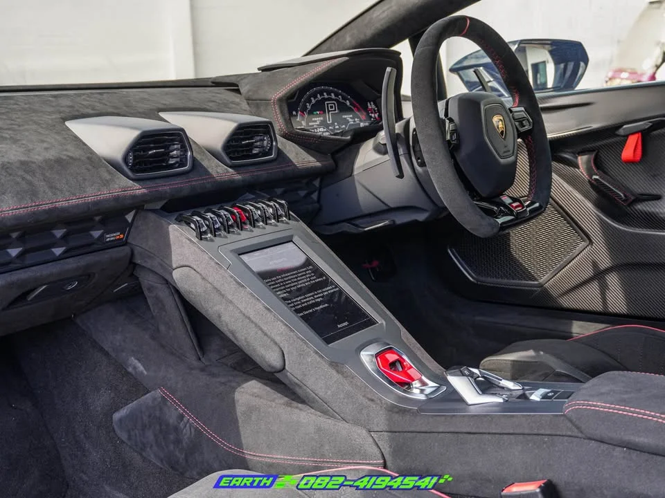 2022 Lamborghini Huracan 2