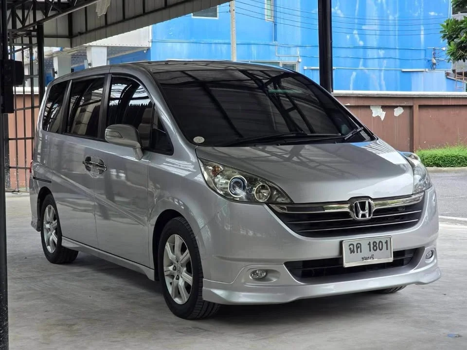 2007 Honda Stepwgn III 2