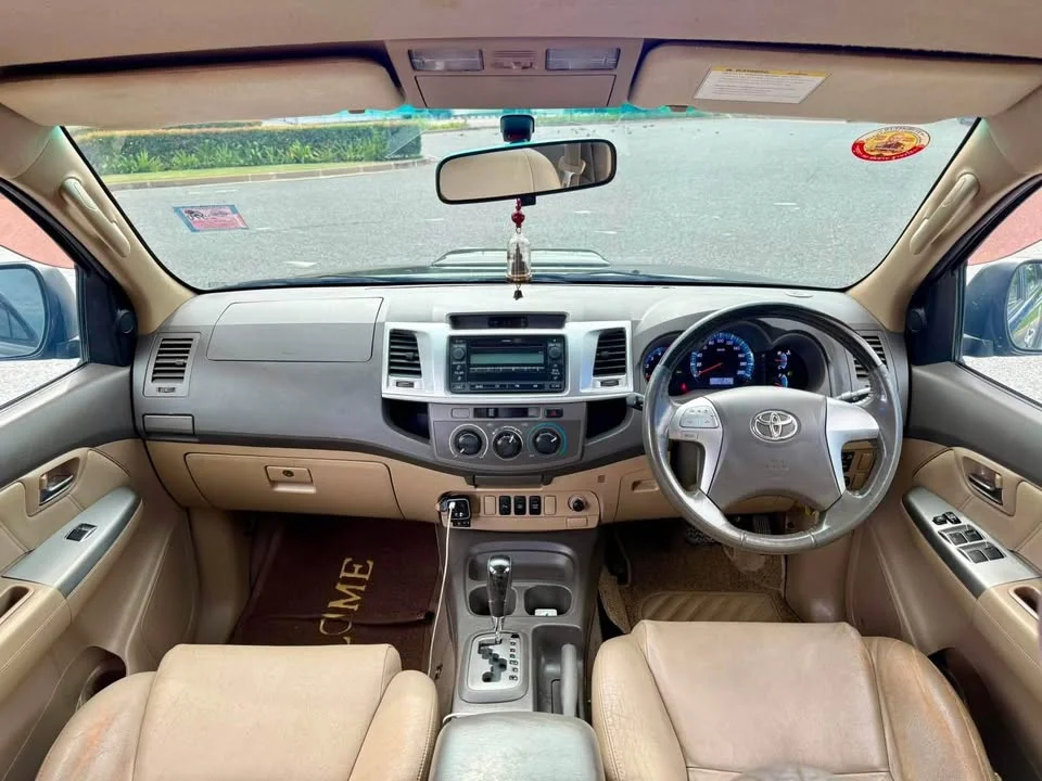 2013 Toyota Fortuner I 3