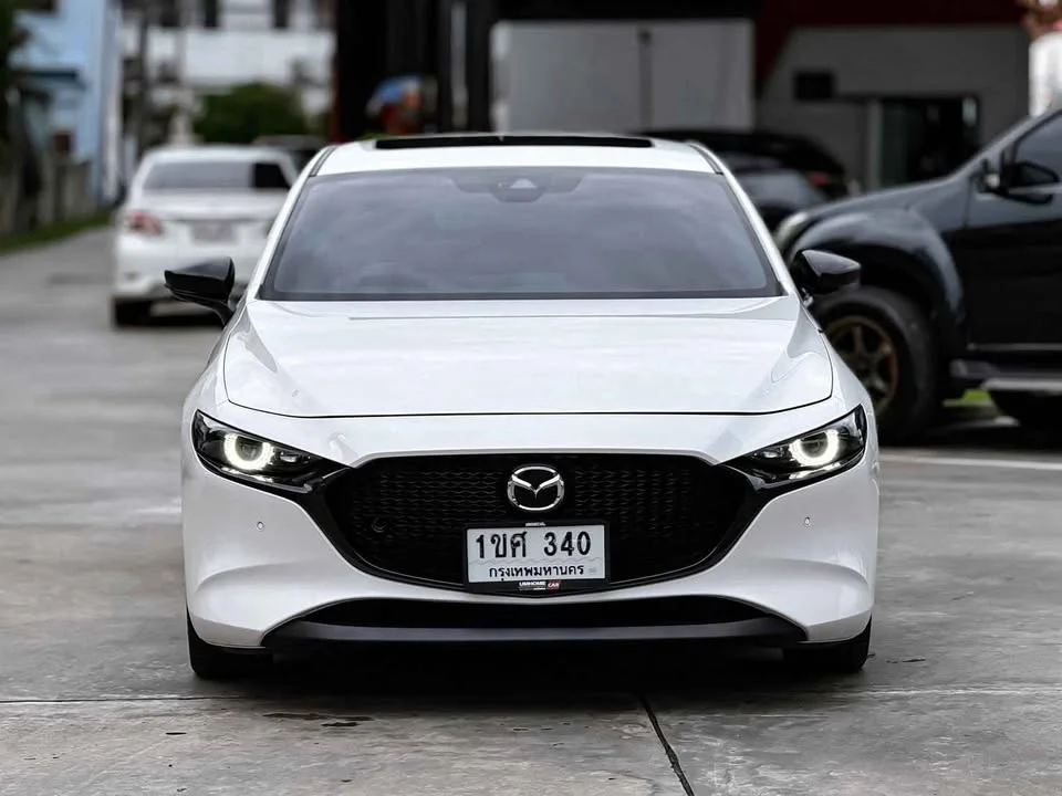 2021 Mazda 3 IV 3