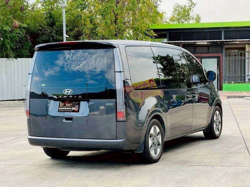2022 Hyundai Staria US4 3