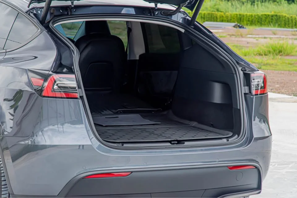 2023 Tesla Model Y 2