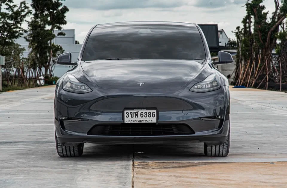 2023 Tesla Model Y 3
