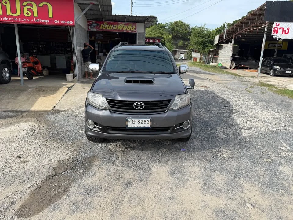2005 Toyota Fortuner I 2