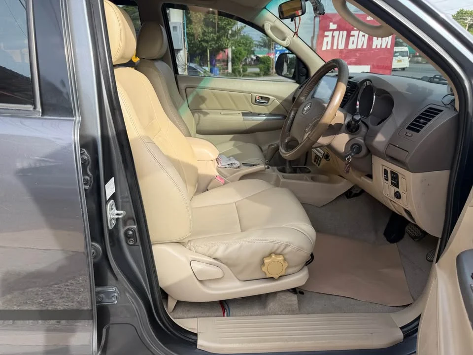 2005 Toyota Fortuner I 3