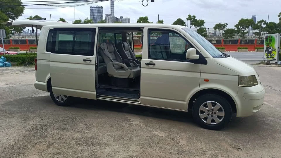 2005 Volkswagen Caravelle T5 3