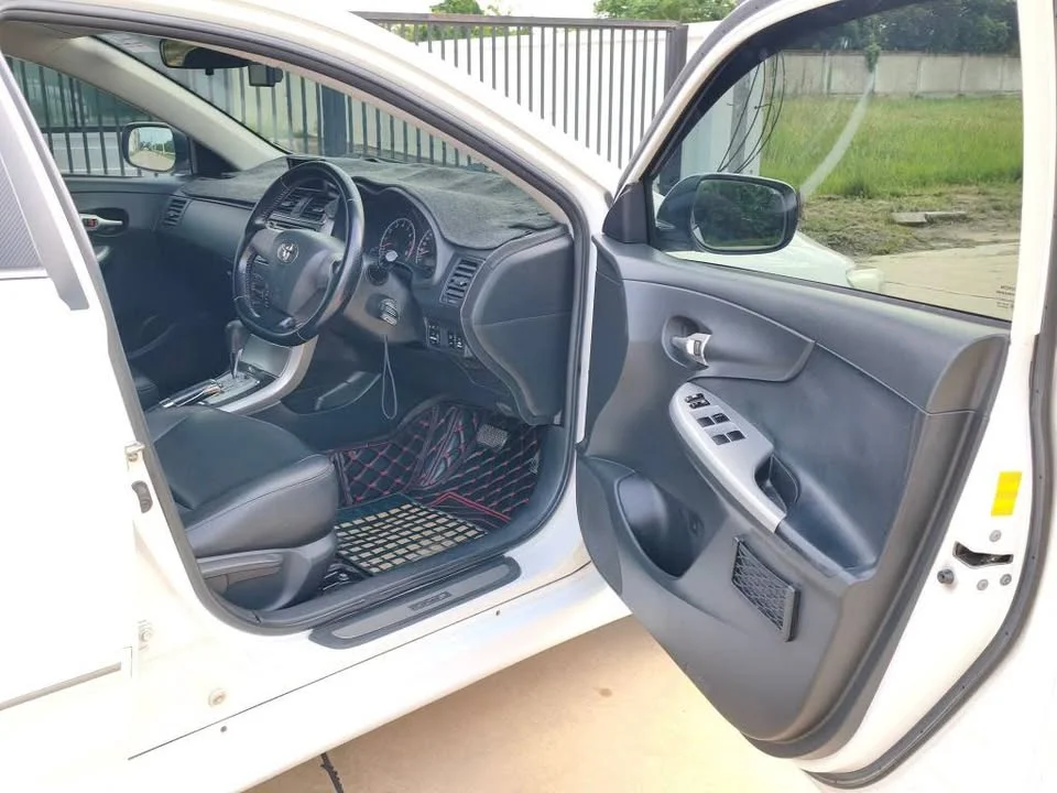 2011 Toyota Corolla Altis X (E140) 2