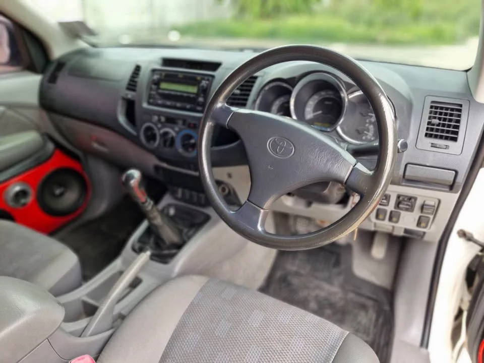 2011 Toyota Hilux VII 2