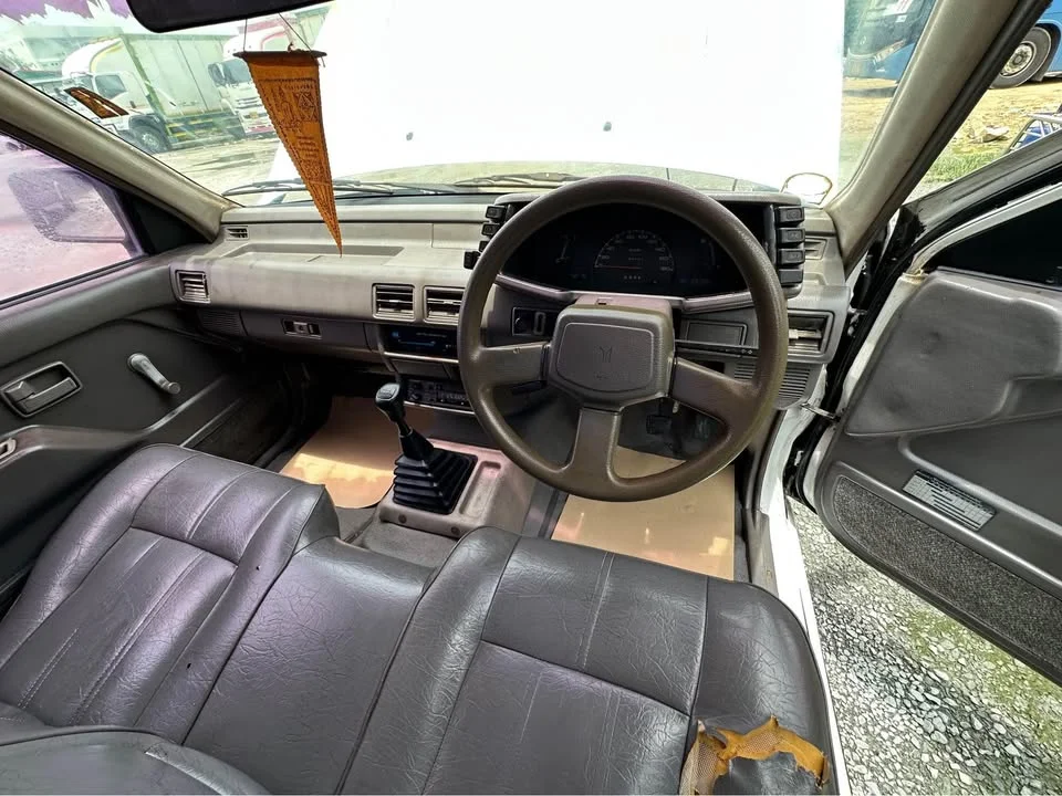 1990 Isuzu TFR III 2