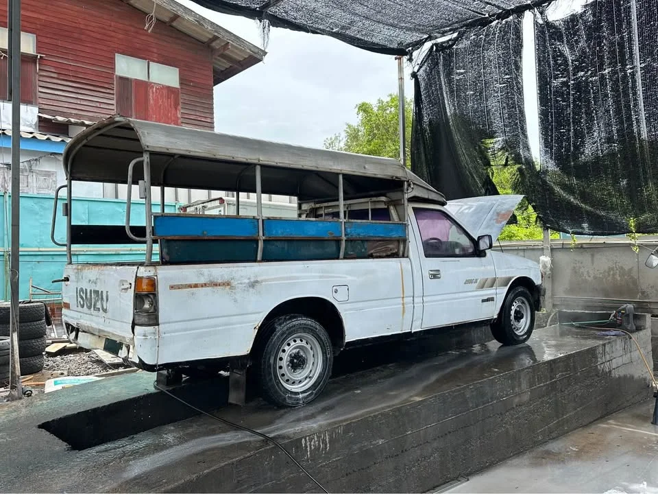 1990 Isuzu TFR III 3