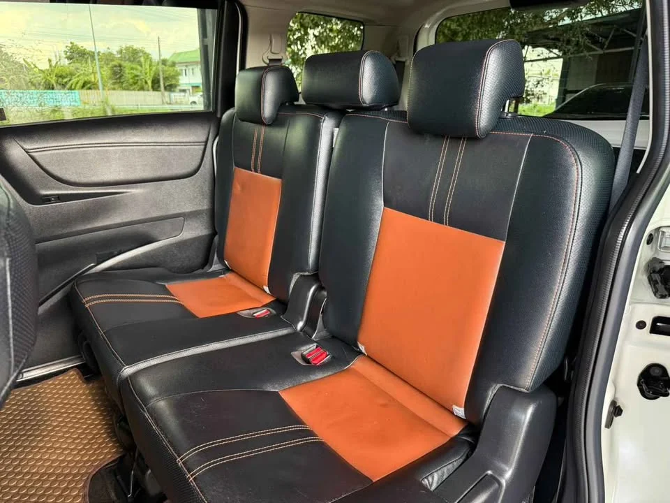 2017 Toyota Sienta II 3
