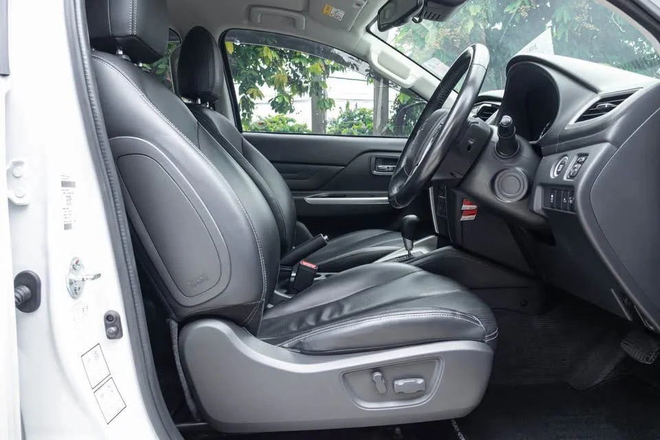 2023 Mitsubishi Triton V 2