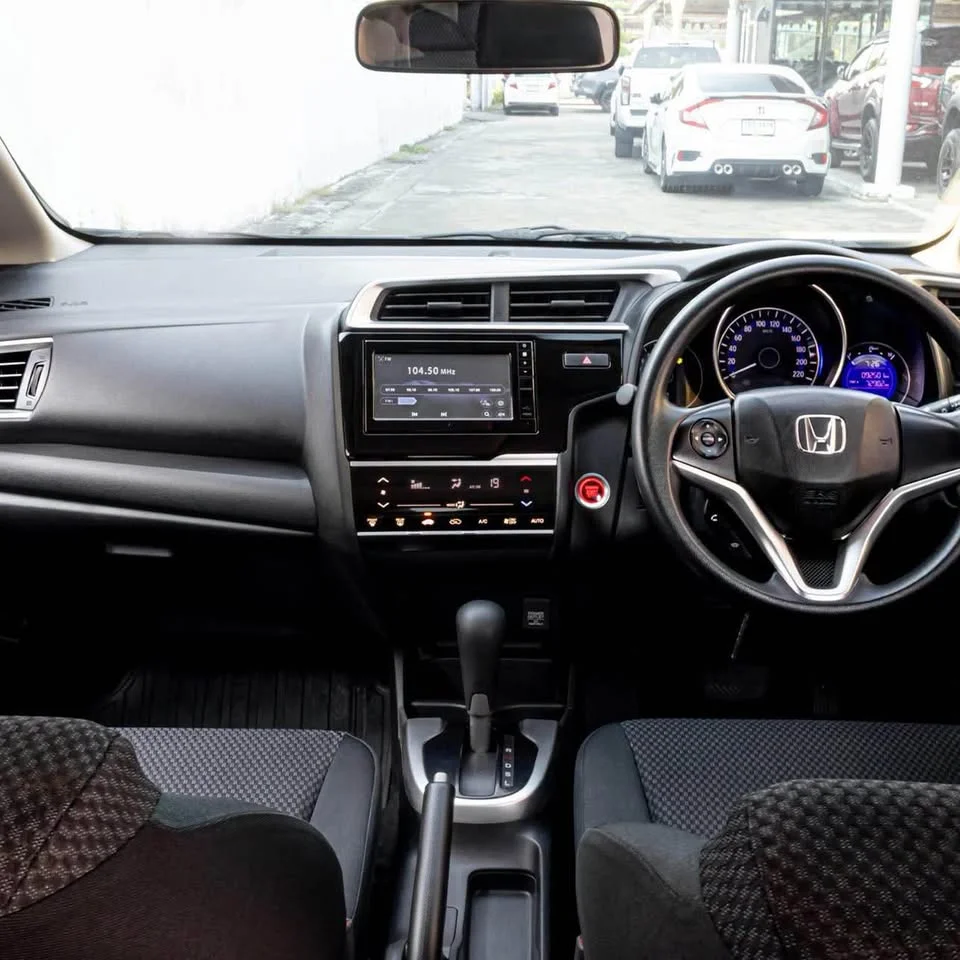 2020 Honda Jazz III 2
