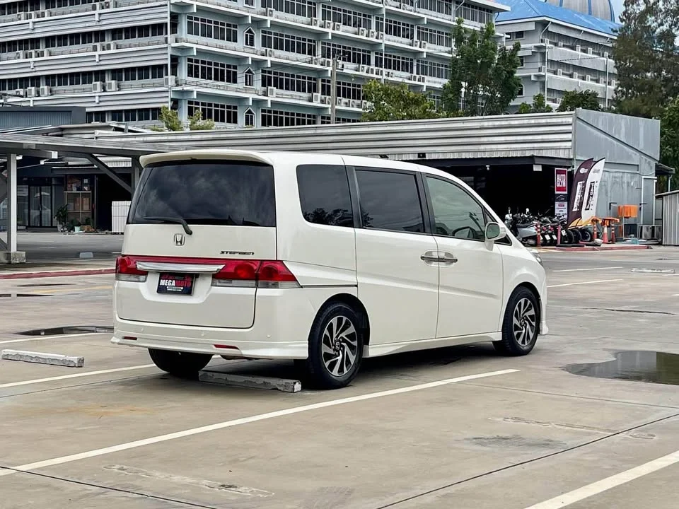 2006 Honda Stepwgn III 3