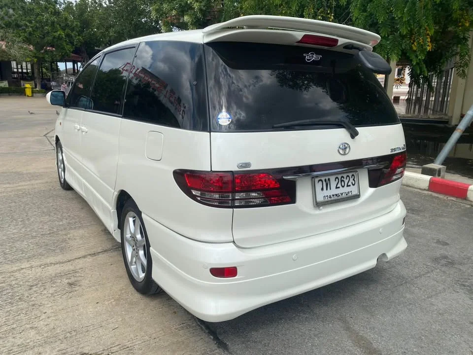 2002 Toyota Estima II 2