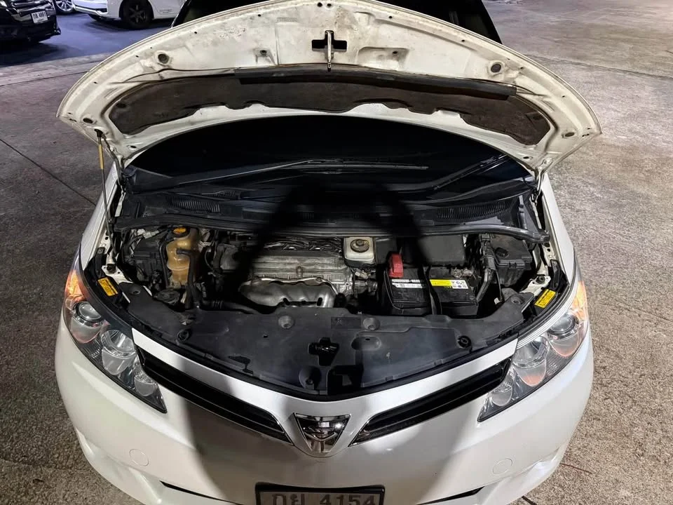 2012 Toyota Estima III 2