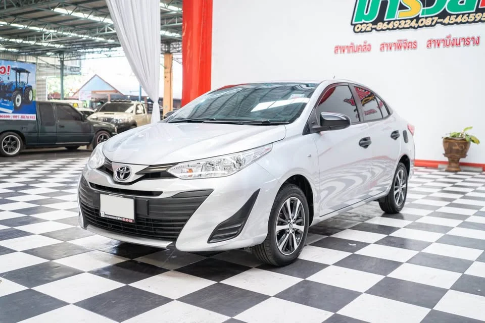 2017 Toyota Yaris ATIV III 3