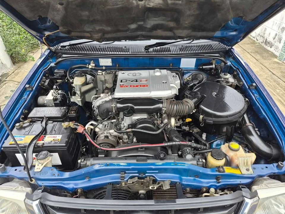 2004 Toyota Hilux Tiger VI 2