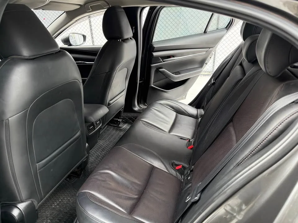 2019 Mazda 3 IV 2