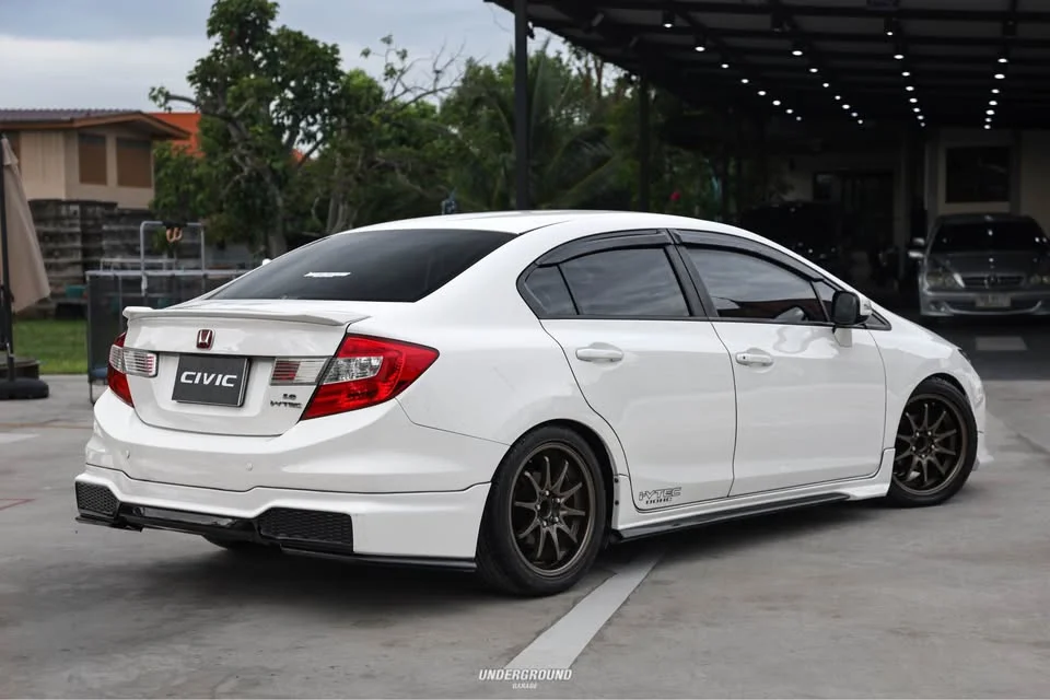 2014 Honda Civic IX 3