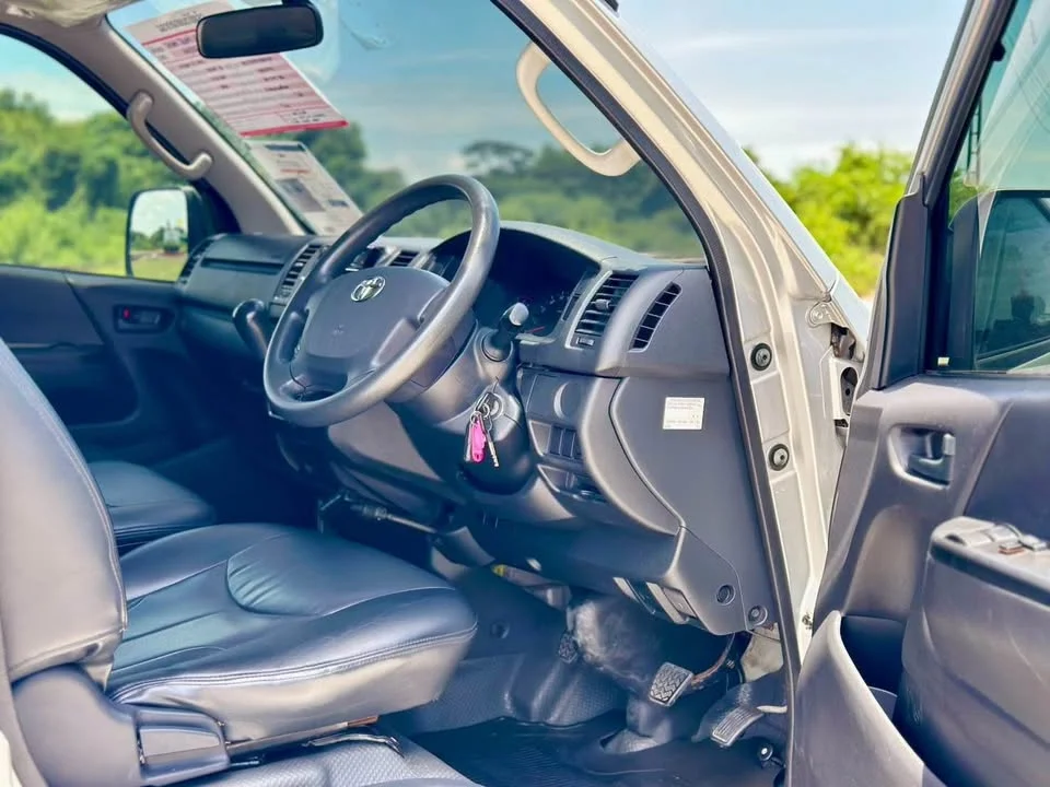 2015 Toyota HiAce V (H200) 2