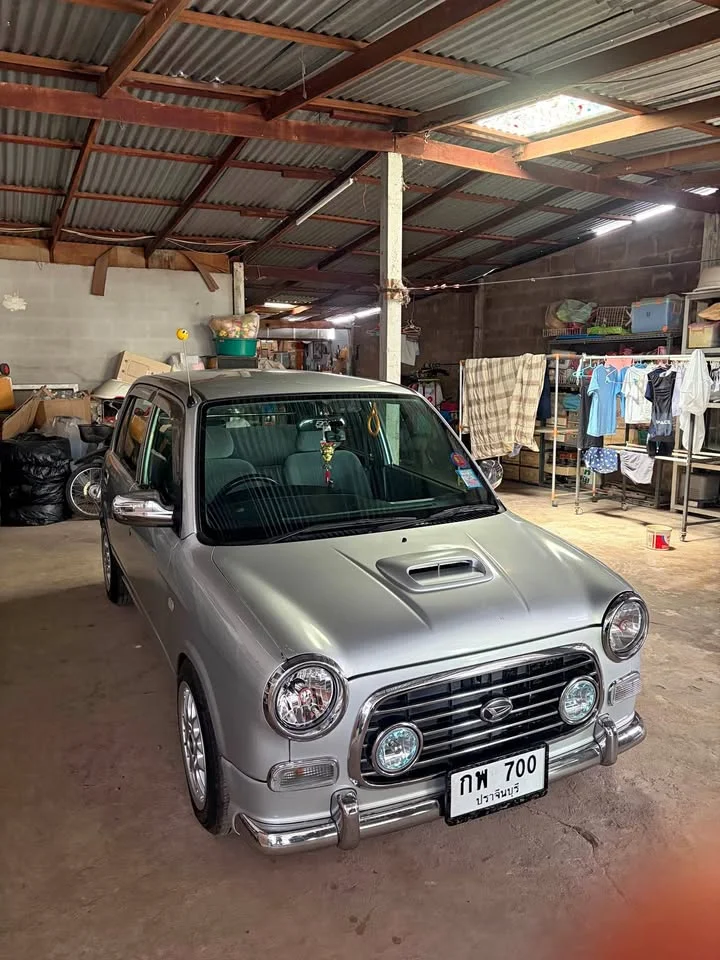 2000 Daihatsu Mira Gino L700 3